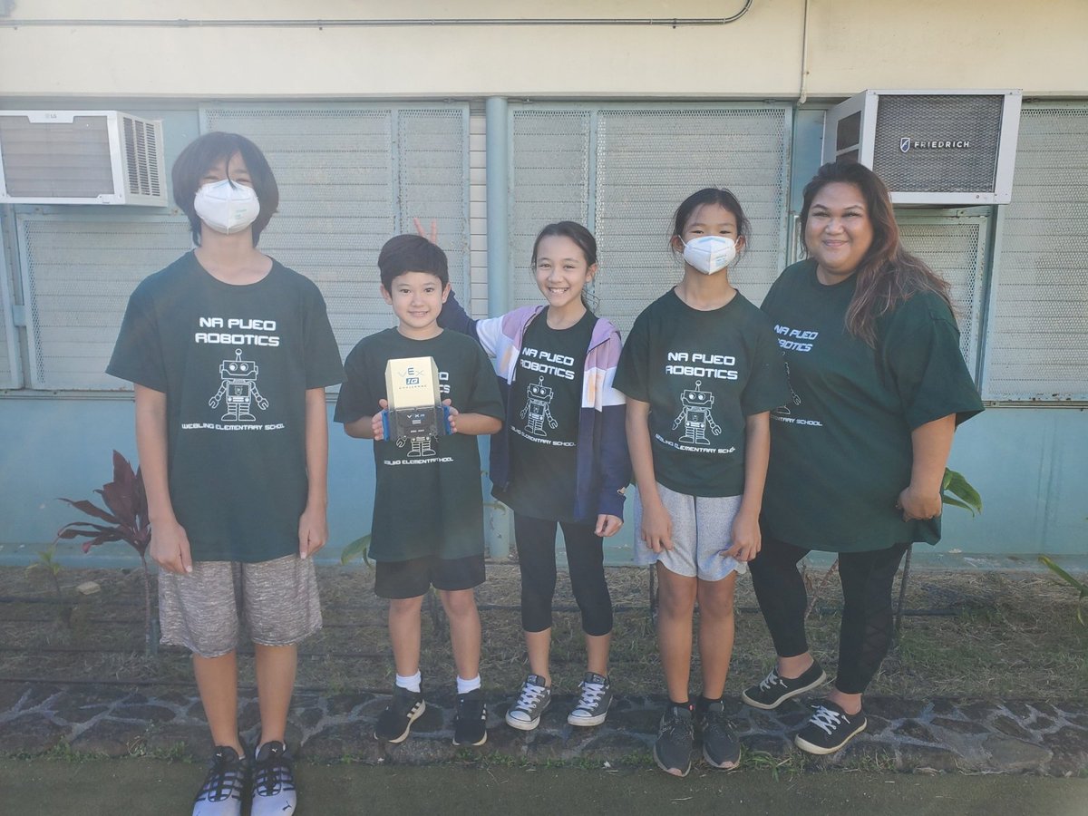 #WeblingEl ,1st tournament of the year and win the design award for Vex Robotics! Students get a free bid for the state tournament! Congrats to the students and Ms. Reyes! #NaPueo , #VEXRobotics
