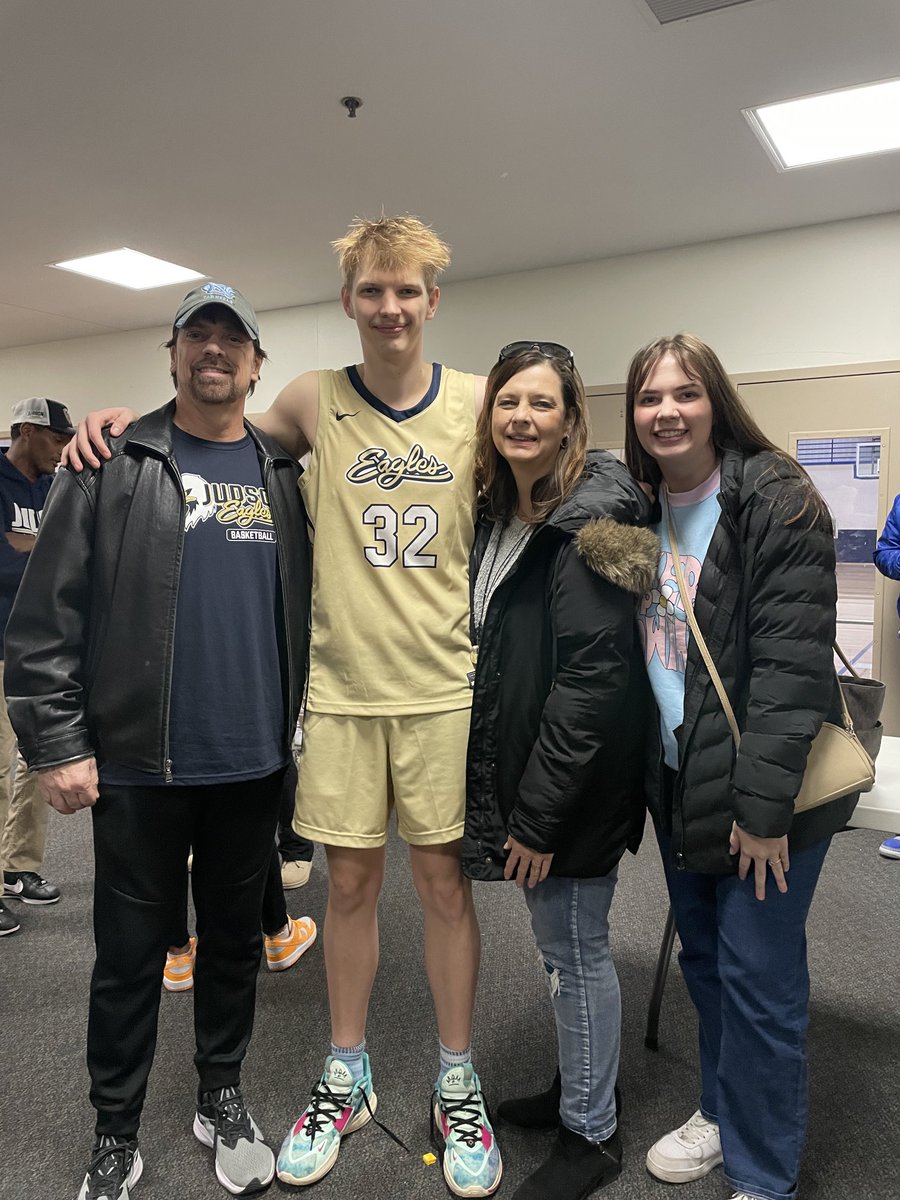 Drew Owens (@drewo2022hoops) on Twitter photo 