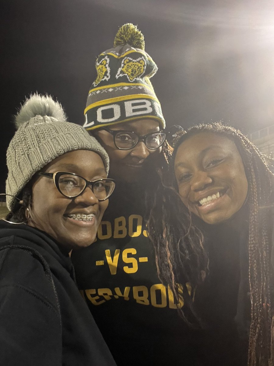 KeyshaWalker3's tweet photo. @longviewgameday When we come to support @JalenHale8 @Lobo_Football we come ready! https://t.co/KD8dFltuYp