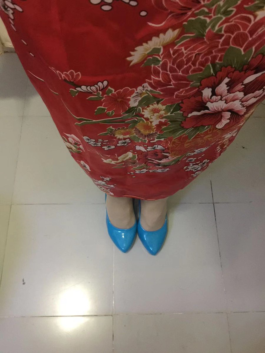 l95278's tweet photo. 大家好，我是背德人夫喜欢变装，坐标010，欢迎同好交流 https://t.co/V6adiCCwmk