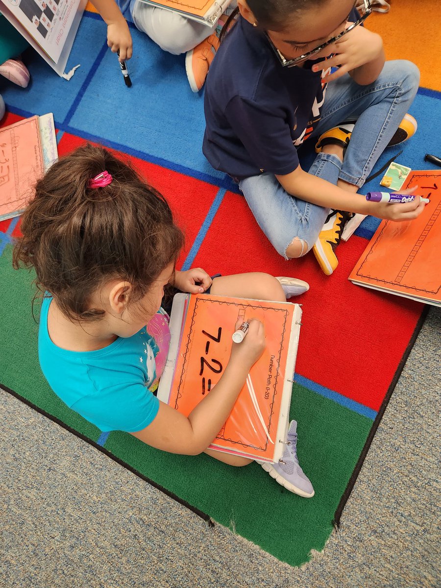 suzteaches98's tweet photo. My young mathematicians using a number path to subtract numbers (1, 2, 3) and writing a number sentence. I was reading a word problem and they were writing the number sentence and using the number path to solve the problem. #genoaowls #pisdmathchat #subtraction #numberpath https://t.co/w0K3JnQJBj