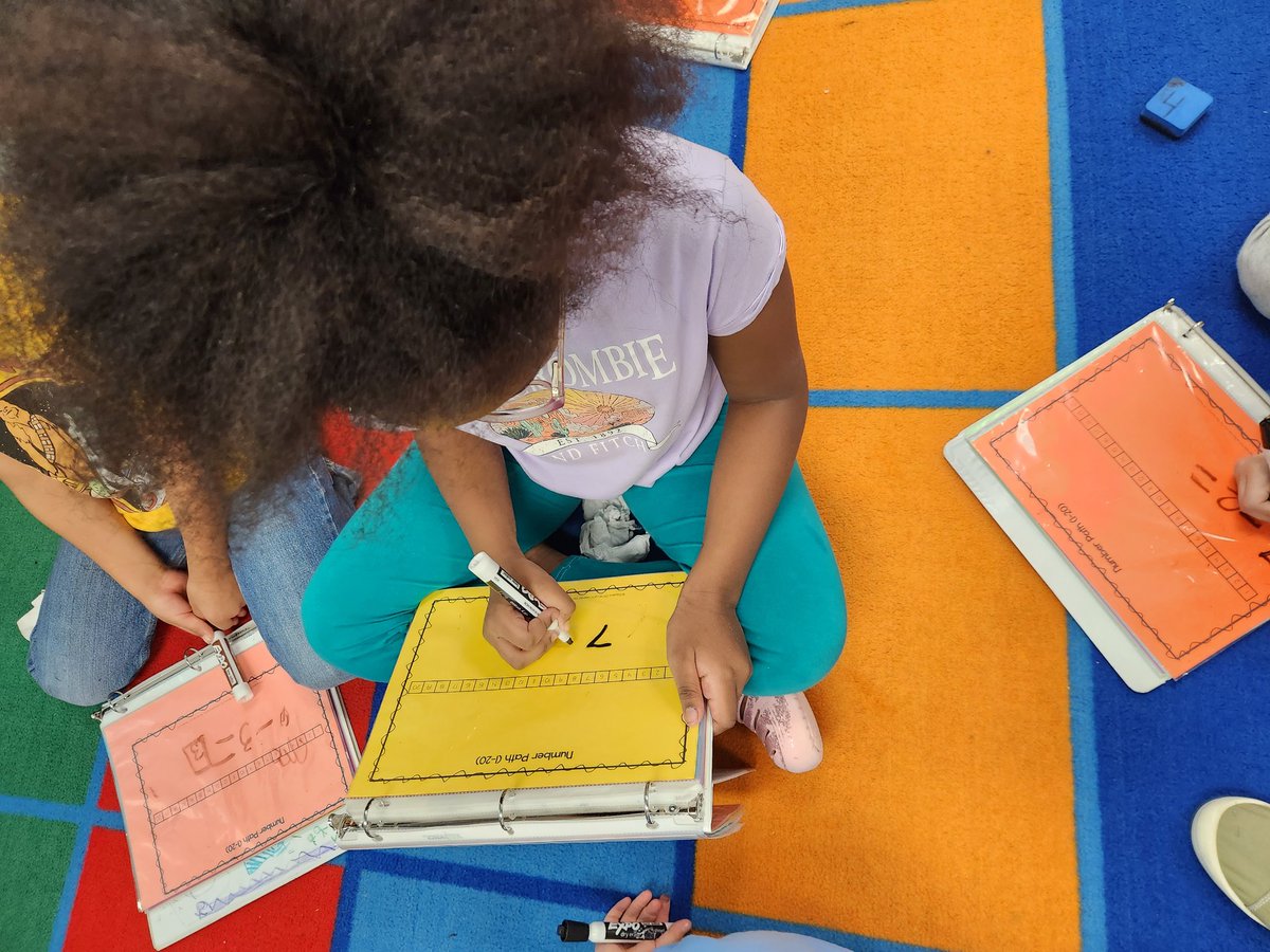 suzteaches98's tweet photo. My young mathematicians using a number path to subtract numbers (1, 2, 3) and writing a number sentence. I was reading a word problem and they were writing the number sentence and using the number path to solve the problem. #genoaowls #pisdmathchat #subtraction #numberpath https://t.co/w0K3JnQJBj