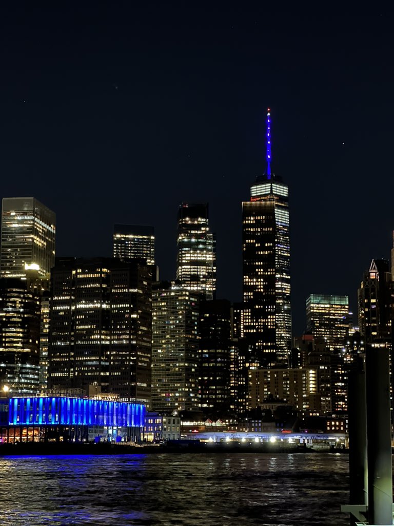 gareth1305's tweet photo. #NYC https://t.co/ND5AEsZEiO