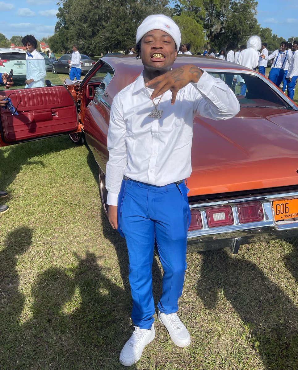 DandreDurk's tweet photo. Thinkin about my nggas like damn how they died b4 me 🦈👼🏾❤️ #LLDADON #Tracy❤️ #ForevaFrank #PeteGranbaby 🩸 https://t.co/UuMgwW6tj5