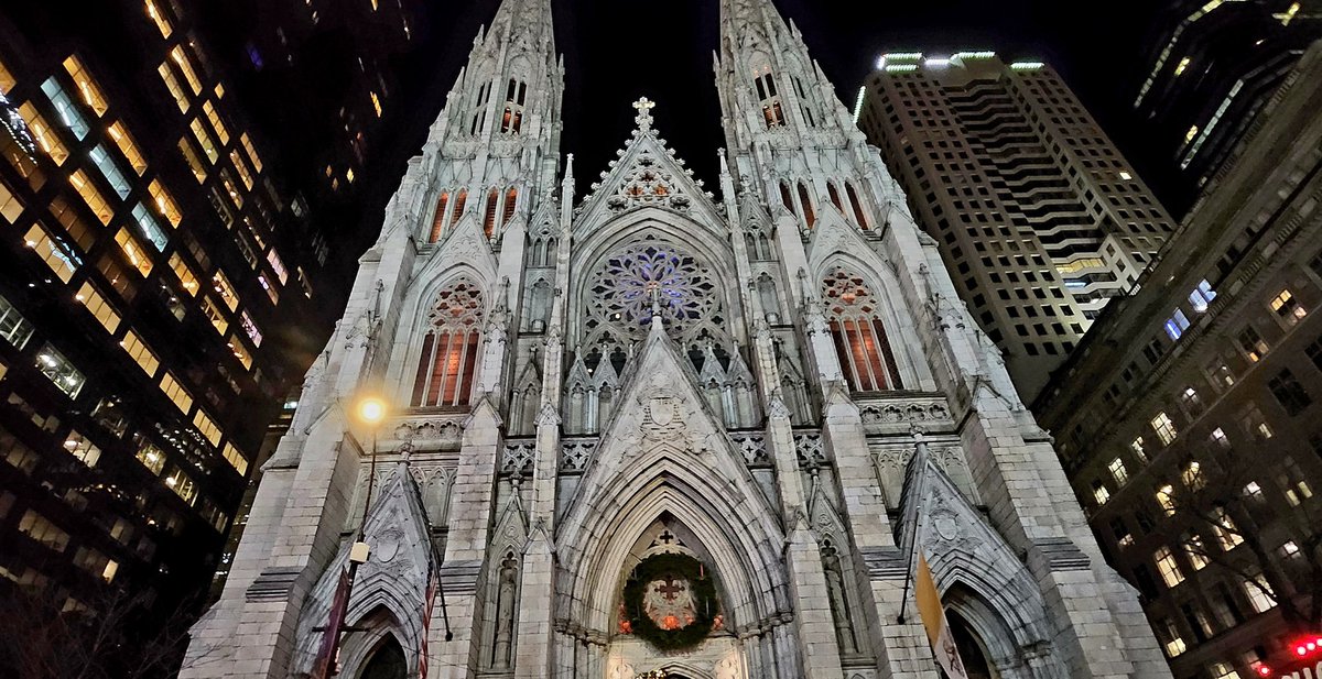 RudyGiuliani's tweet photo. On a beautiful night outside St. Patrick's Cathedral in New York, we pray for @ElonMusk, @MTaibbi, @MirandaDevine and all freedom-loving Patriots fighting for what's right and just.

People must be held accountable. Every last one of them. Our country is at stake. #TwitterFiles https://t.co/C3gsQa70Ug
