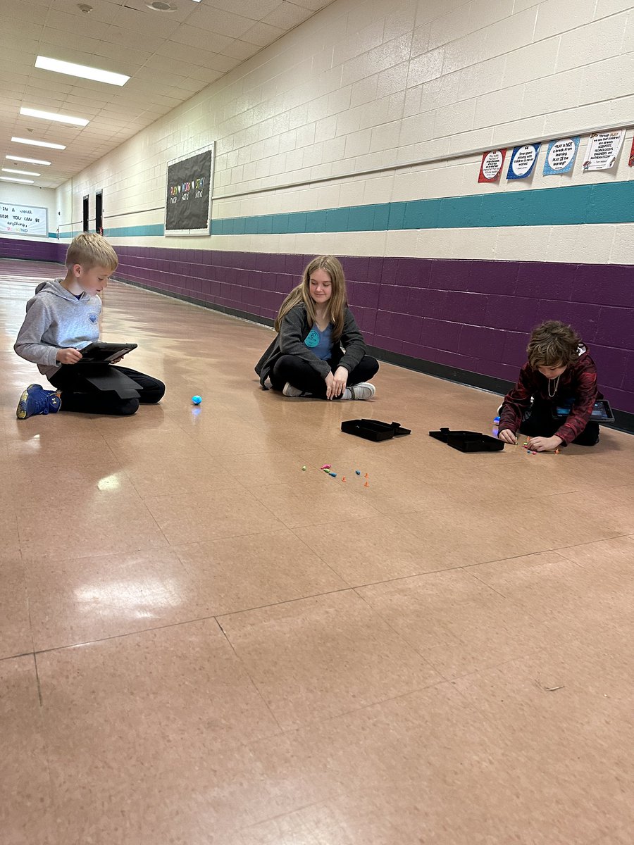 My <a href="/RES_RSSS/">Rockwell Elem NC</a> rockets really enjoyed having <a href="/EastRowanHS/">EastRowanHS</a> students in the building to experience the day of an elementary teacher in our community. Naturally, I threw these high schoolers into our robotics group with kinder &amp; 2nd!💜🚀🤖 <a href="/JenniferWarden5/">Jennifer Warden</a> <a href="/TonyaBGerman/">Tonya German</a>