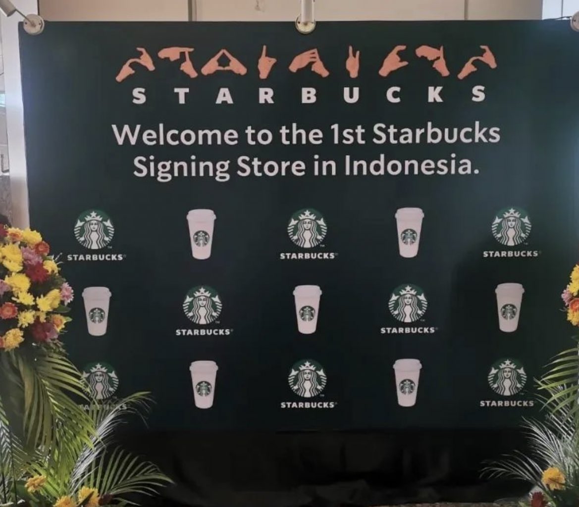 txtfrombrand's tweet photo. Hari disabilitas kemaren, Starbucks lauch gerai pertama yang baristanya Tuli 🥰 https://t.co/Hlnt57sAi2
