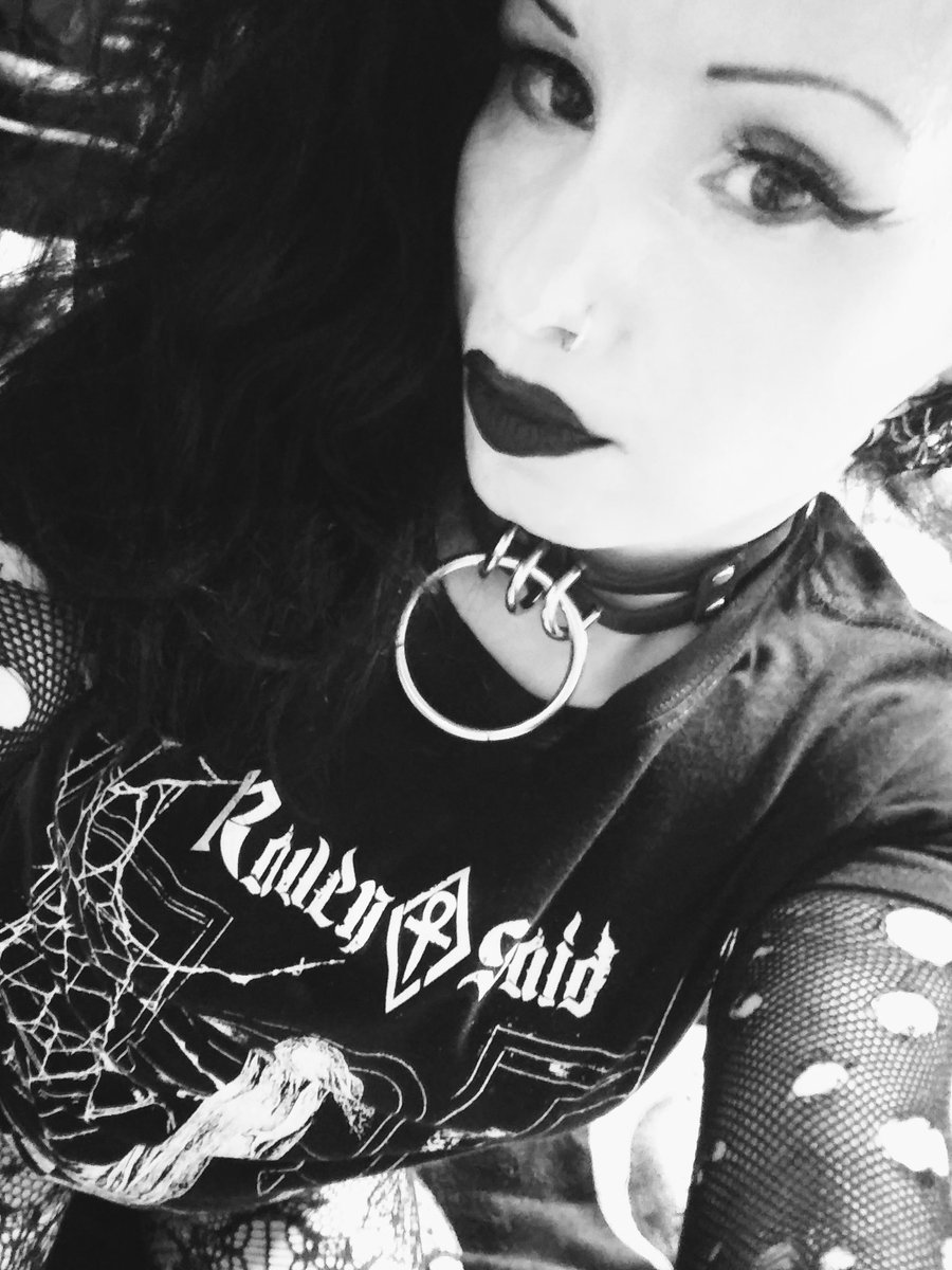 ghastlycrumb_dj's tweet photo. Actually my 4 favorite pics involve being among friends that are near and supporting friends who may be far in physical miles but are close to my π€ #amigoths #dinogoth https://t.co/1VSbyw0htI