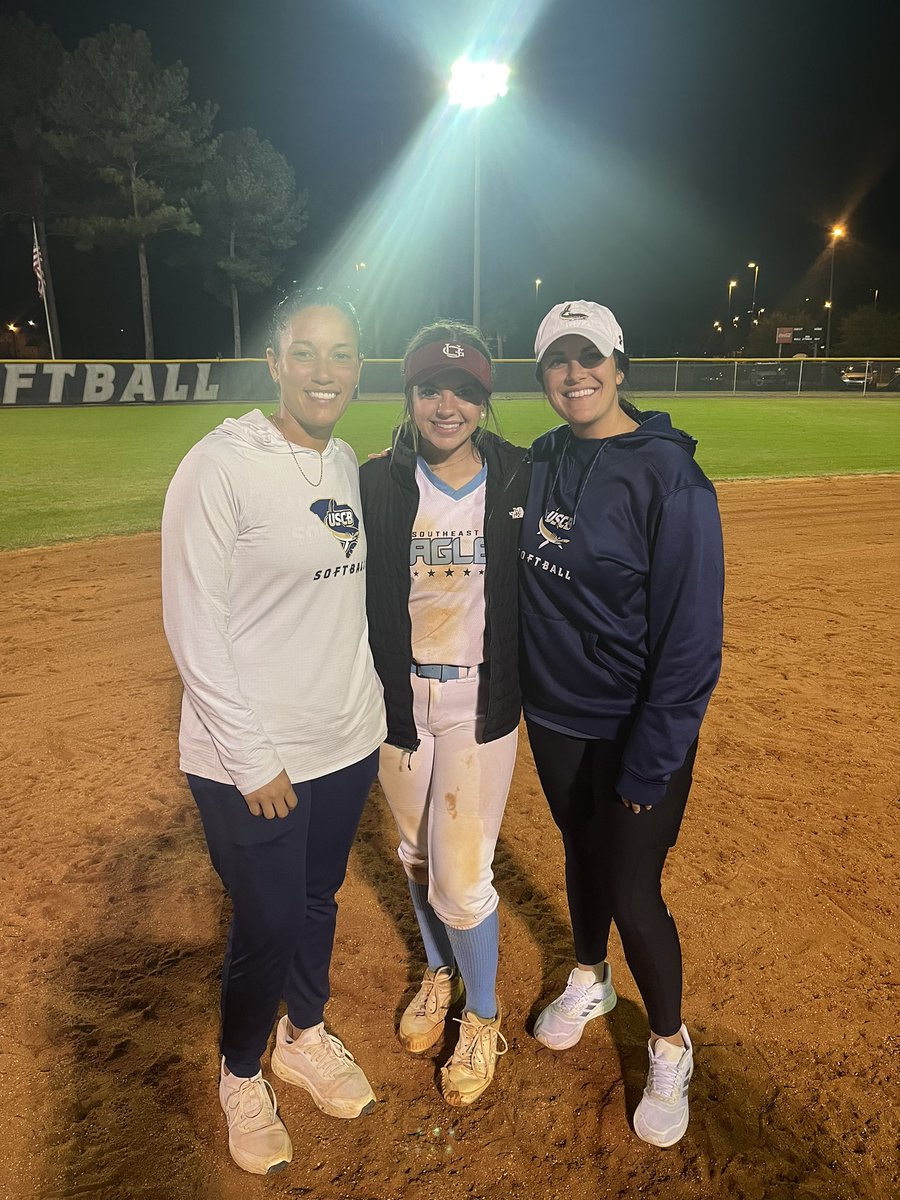 So incredibly thankful for the opportunity I was given to come out and play infront of amazing coaches and players. Thank you <a href="/CodeeYeske/">Codee Yeske</a> <a href="/a_owen4/">Alison Owen Yeske</a> and <a href="/USCBSoftball/">Sand Shark Softball</a> for being so welcoming and making me feel apart of the family!! So blessed🙏🏻