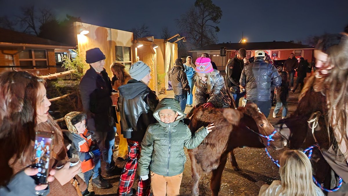 darrellstetler2's tweet photo. Our first night of our Living Christmas Story. One more performance tomorrow night @ 6:30. If you're in #okc, come see us! 
Bible Methodist Church, 1100 Southwest 57th Street https://t.co/3M7B9xndr7