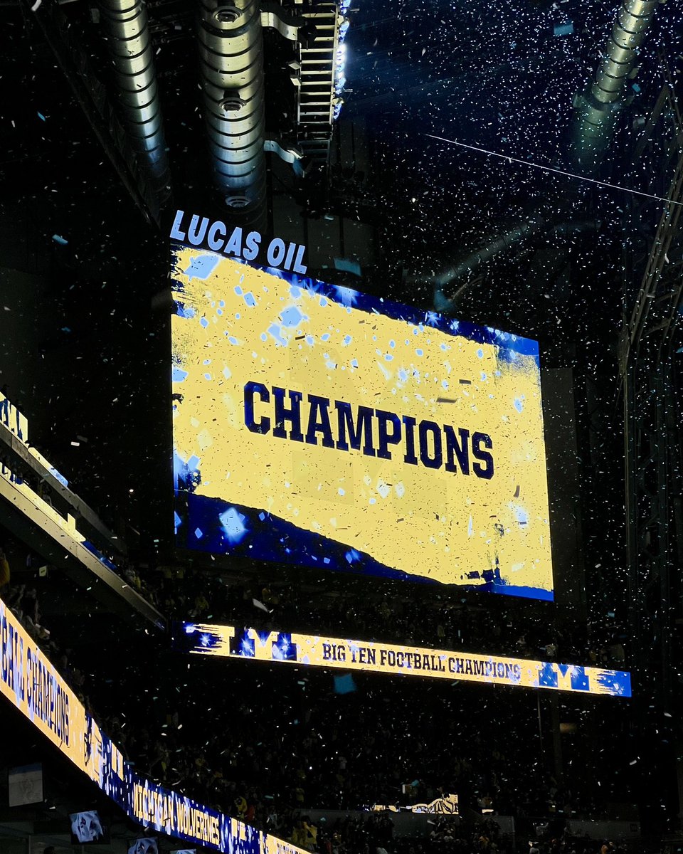 BarstoolUofM's tweet photo. It’s beautiful https://t.co/erUUd1bLoC