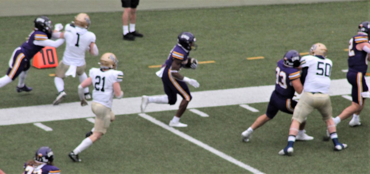 @CherokeePhons gets around the corner, following nice blocks by <a href="/_mullins33/">Connor Mullins</a> and <a href="/willmcclintock_/">Will McClintock</a>