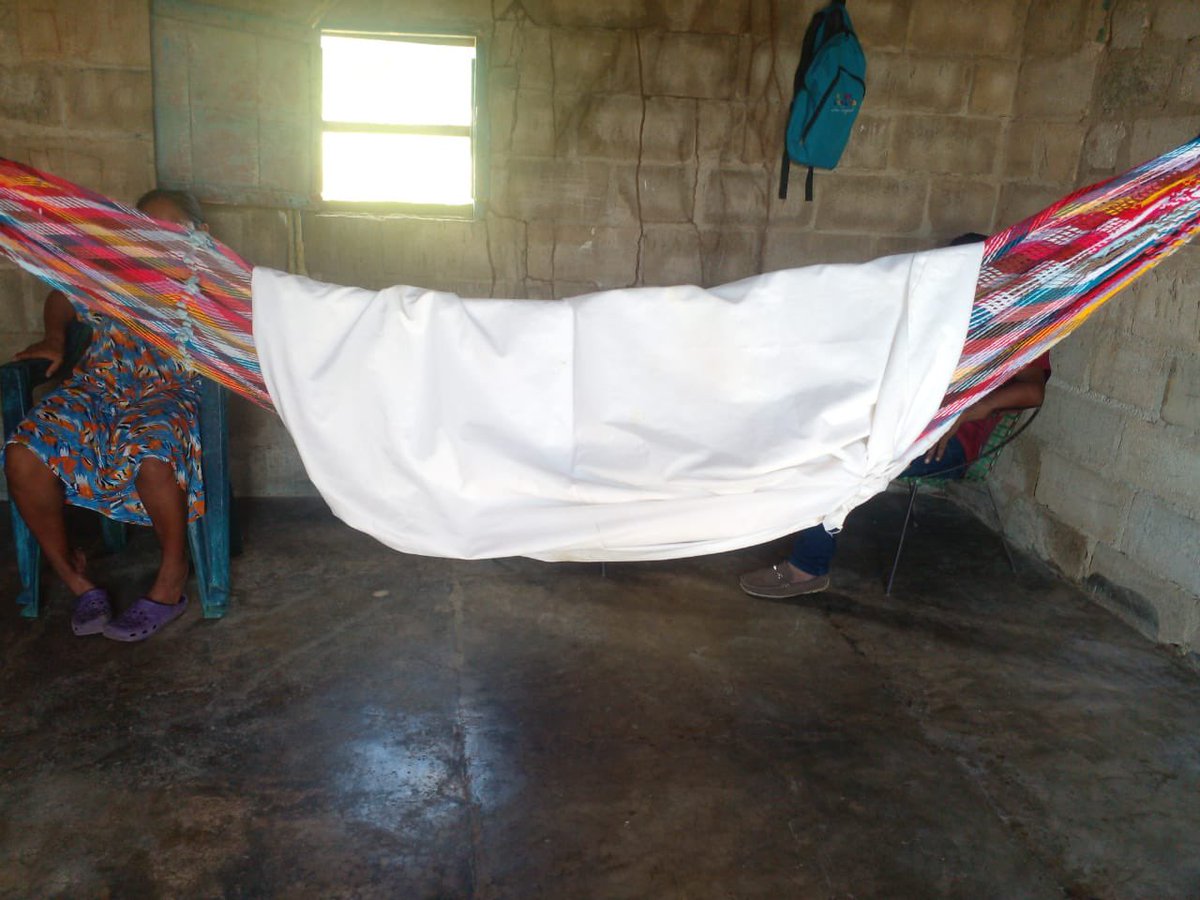 shipiawayuu's tweet photo. @CIDH Las #NiñasWayuu beneficiarias de las #MedidasCautelaresMC5115 mueren cada semana bajo la mirada indolente del Estado Colombiano. Hoy falleció por causas asociadas a la desnutrición Niña de un año de edad, hermano de la niña también murió por la misma causa hace una semana https://t.co/Y38Bglew9b
