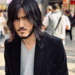 フードコートで娘を待ってた。急に幼稚園児から「おじさん殺し屋なの？」と聞かれた