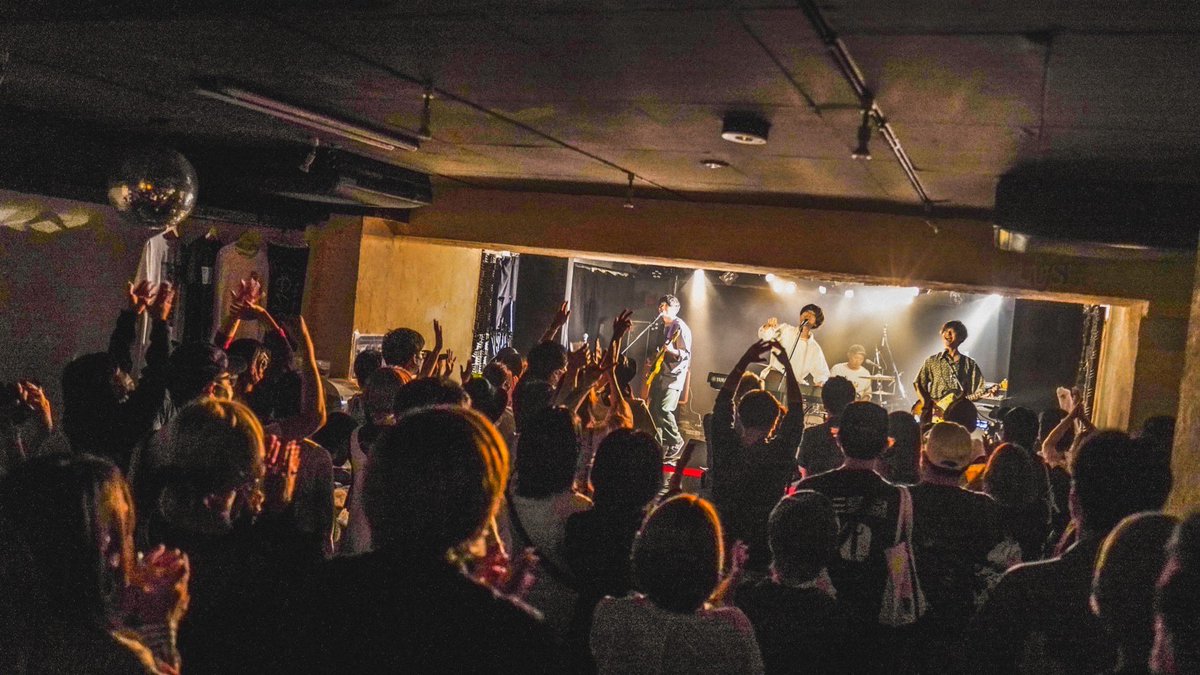 niiche_band's tweet photo. 《本日開催》
プレイガイドは12:00で販売終了となりますがこの後お取り置き予約でチケット予約を承ります。
DMまで〈お名前・枚数〉をご連絡ください🐯 https://t.co/RdMsmEshsO