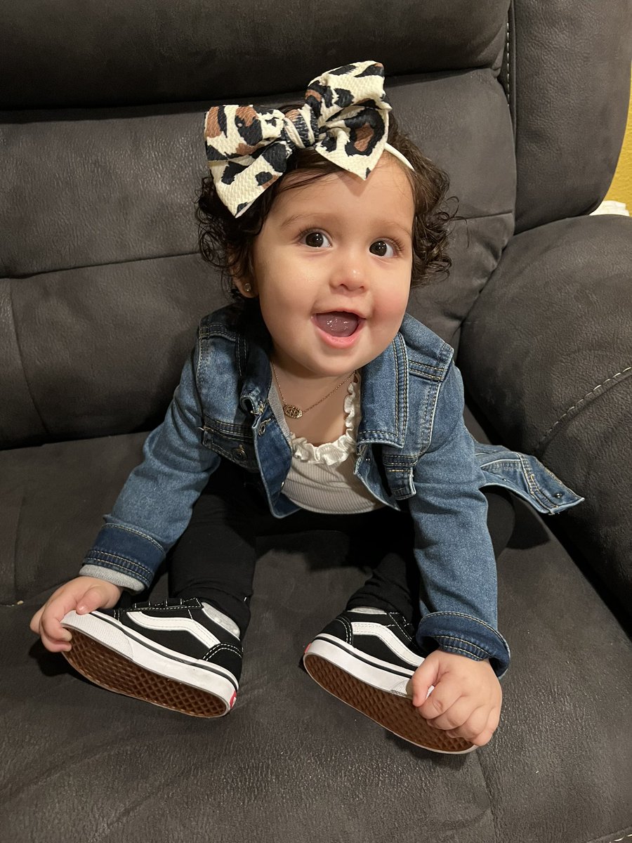 alexplosive3's tweet photo. My lil fashionista 🥰 https://t.co/Lc1MwB92au