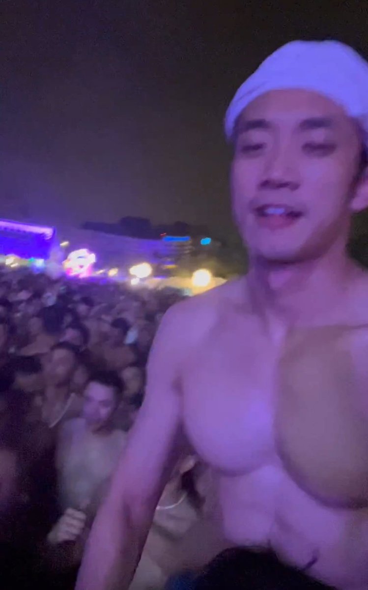 Justheretoexplore tweet media