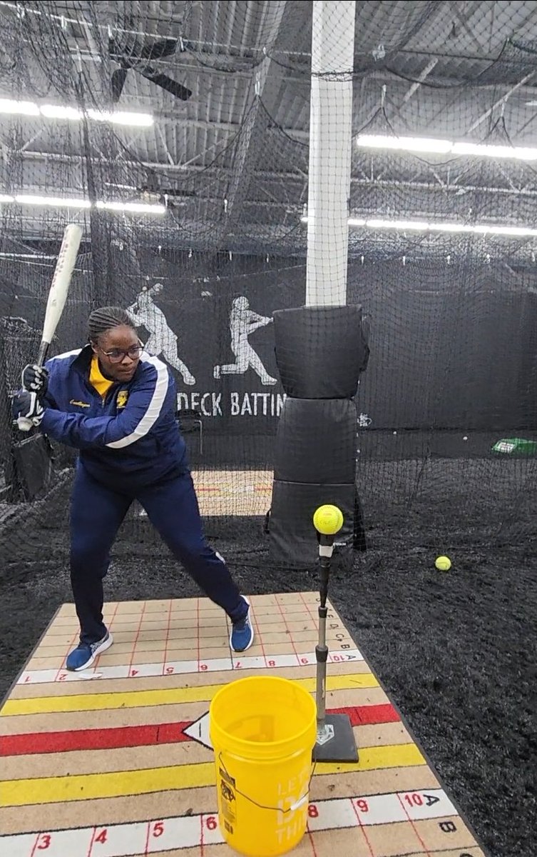 NazaraMuhammad's tweet photo. Another fun day in the cage...300 balls tonight!! Gotta keep working!!💪🏾
#Turn2Showcase18U🥎
#ElizabethSetonSoftball2023🥎 https://t.co/6W3A4xHiRz