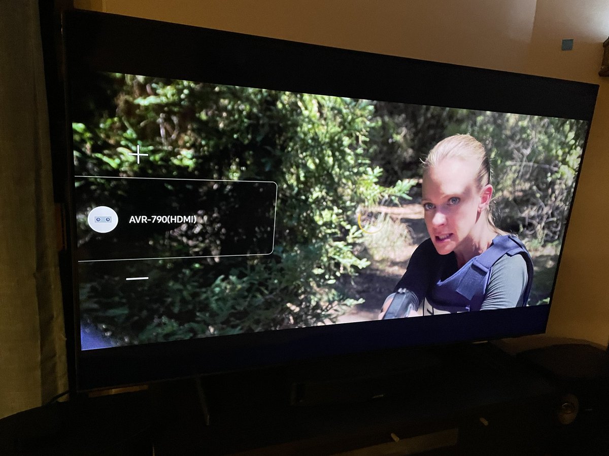 Isaac_Da_Pirate's tweet photo. @SamsungTV I got a Samsung TV recently and I need the volume indicator fixed, how does the #1 tv brand have the worst volume indicator that ruins the experience and takes up almost half the screen? I can’t turn it off or anything https://t.co/TxDVOSO1J4