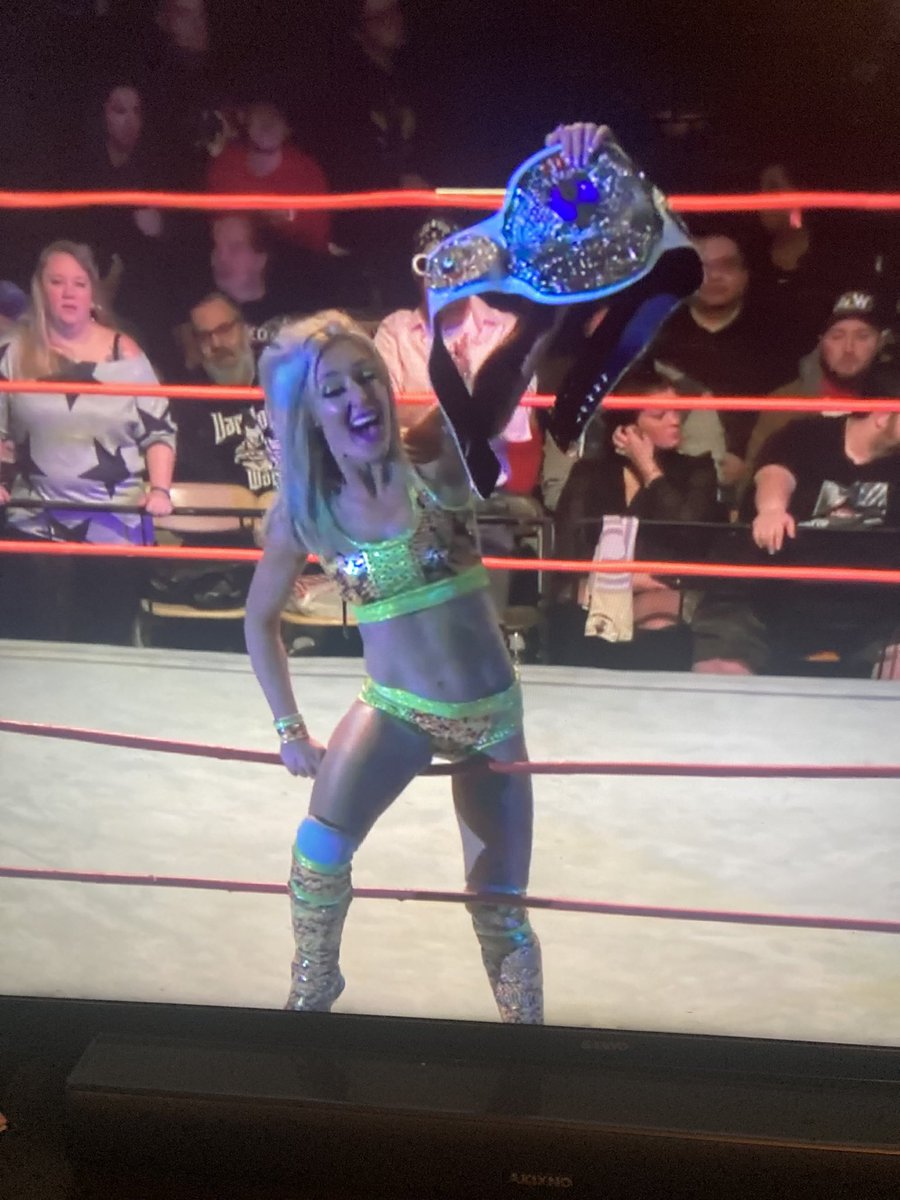 CanCrushers69's tweet photo. Let’s go #RayCray all over again!!
Congratulations to @Ray_lyn on capturing the @IWCwrestling Women’s title for the 2nd time!! https://t.co/m7eyHkQYj7