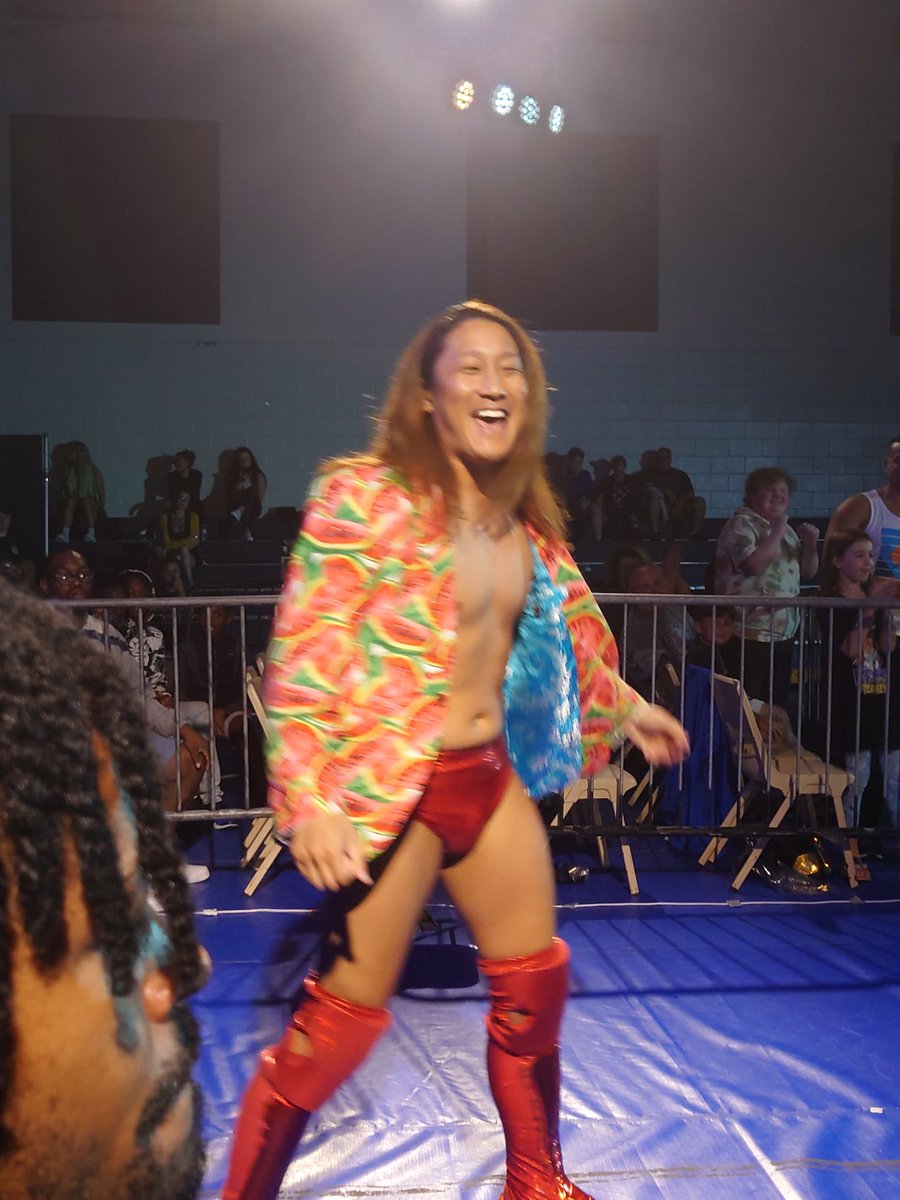 JeffReidUP's tweet photo. #NXTGainesville It's everyone's favorite @IkemenJiro_wwe vs. the much reviled #SCRYPTS https://t.co/S27wxyN2w0