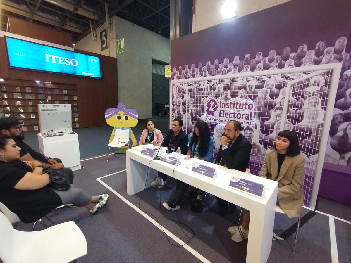 En "tiempo extra", la jornada del #IEPCJalisco concluyó con el foro "Democracia y Redes Sociales"
#IEPCJalisco, el #ÁrbitroEnLaFil
#FILGuadalajara2022