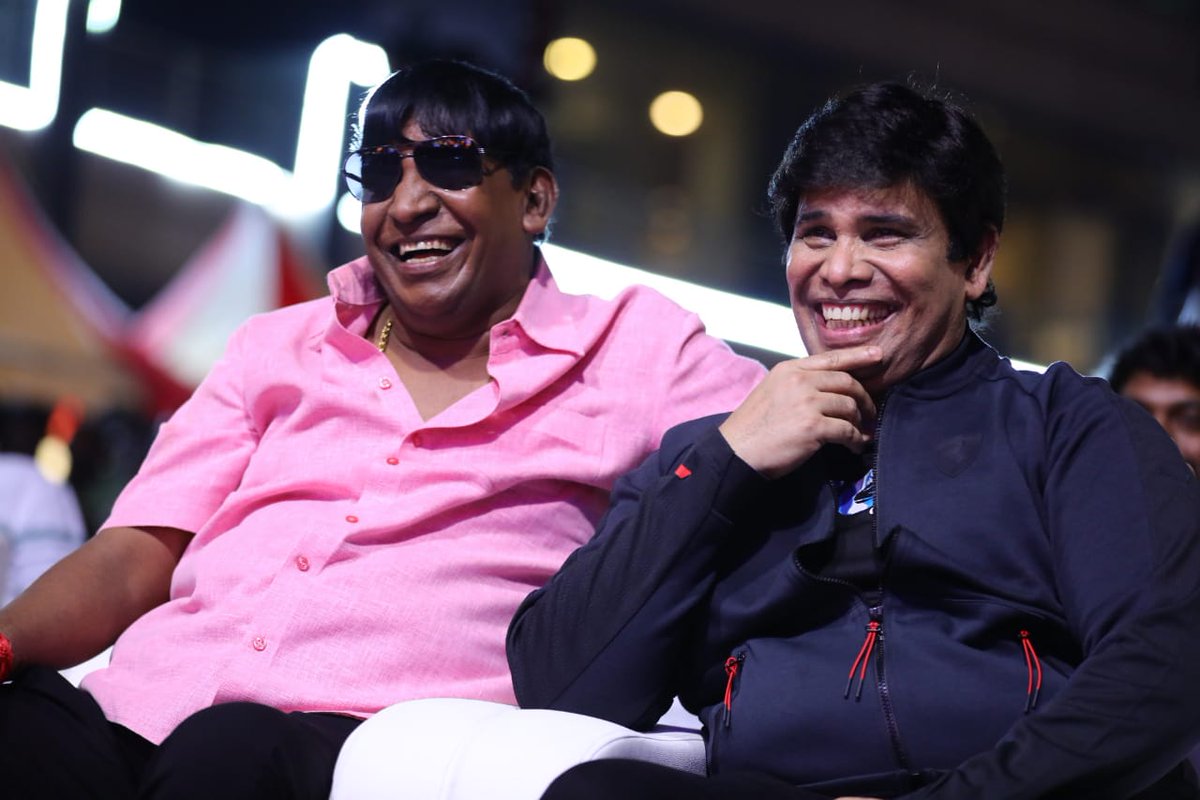 igtamil's tweet photo. Here are some clicks from 
#NaaiSekarReturnsPreReleaseEvent 🤩🔥

#NaaiSekarReturns 
#NaaiSekarReturnsOnDec9 ✨

Vaigai Puyal #Vadivelu @Director_Suraaj @gkmtamilkumaran  @LycaProductions #Subaskaran @Music_Santhosh @shuttervik @EditorSelva @UmeshJKumar #Anandraj #RaoRamesh https://t.co/Ru3lB9UagS