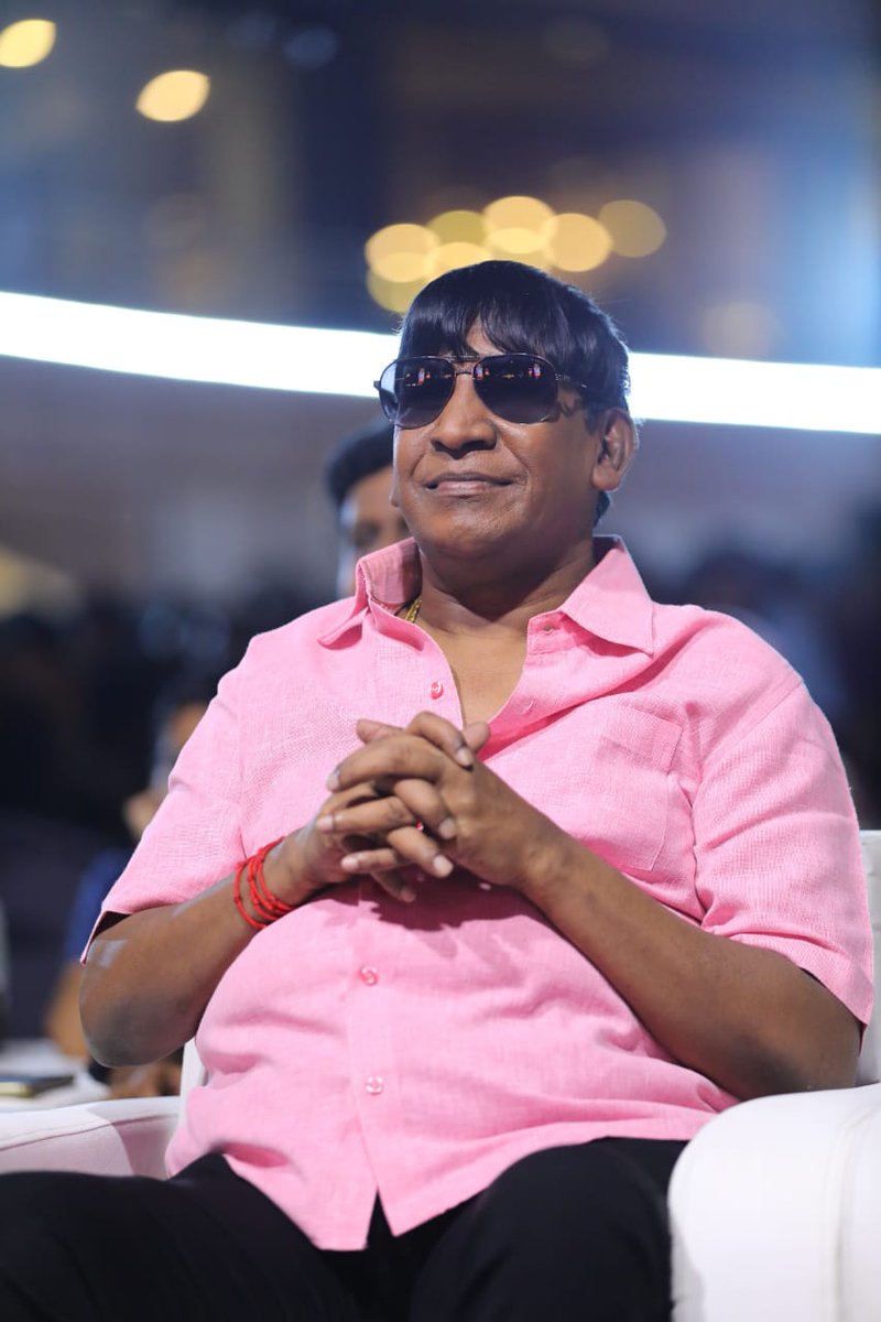 igtamil's tweet photo. Here are some clicks from 
#NaaiSekarReturnsPreReleaseEvent 🤩🔥

#NaaiSekarReturns 
#NaaiSekarReturnsOnDec9 ✨

Vaigai Puyal #Vadivelu @Director_Suraaj @gkmtamilkumaran  @LycaProductions #Subaskaran @Music_Santhosh @shuttervik @EditorSelva @UmeshJKumar #Anandraj #RaoRamesh https://t.co/Ru3lB9UagS