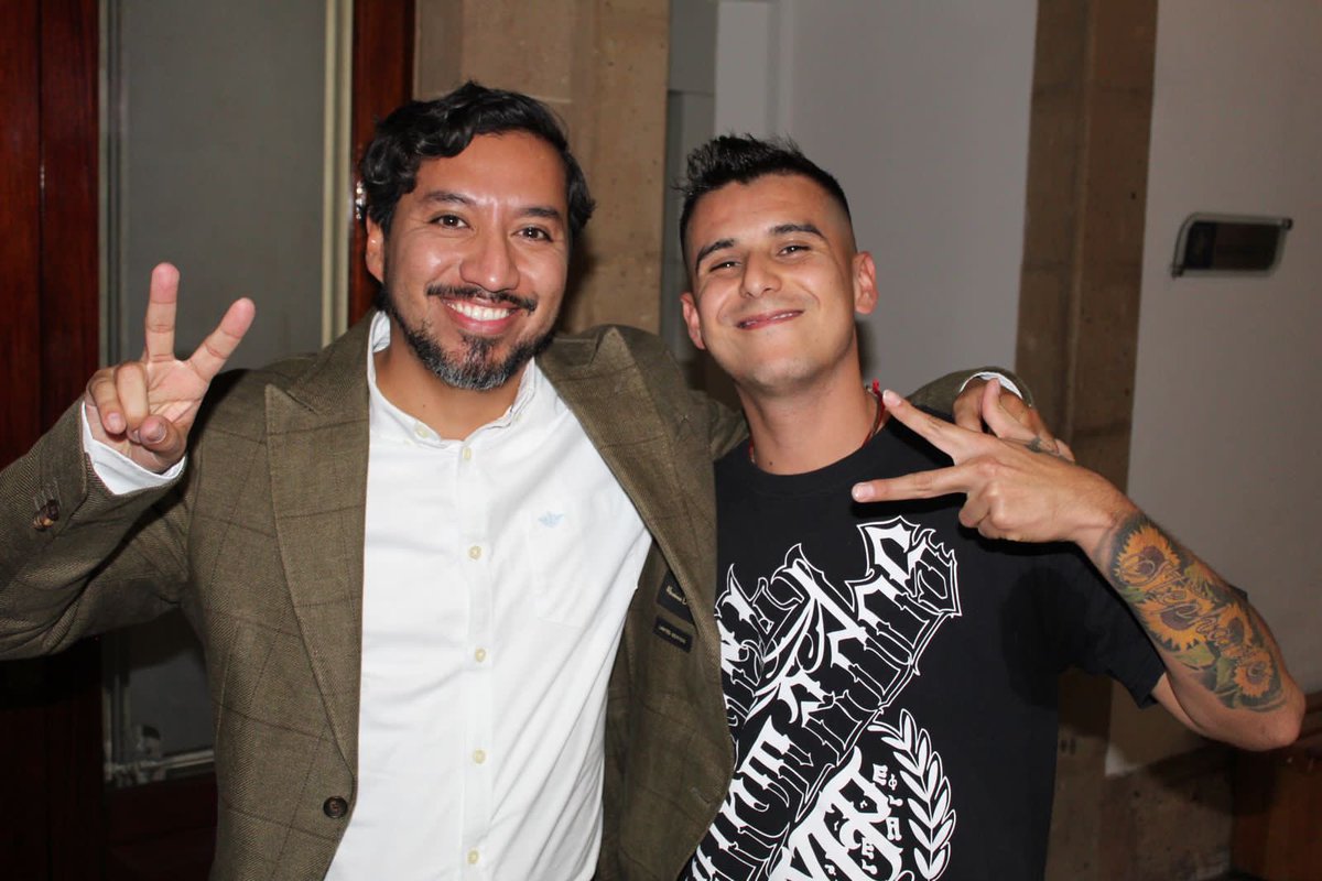betomof's tweet photo. 🗣️ Hoy escuchamos y reconocimos las historias de muchos jóvenes de #León que han logrado mejorar su vida y su entorno gracias a su esfuerzo y al seguimiento y apoyo que brinda el #ProgramaLobo de @Leon_Joven 

#León es grande Gracias a sus #jovenes  todos #SomosLeón 🦁 https://t.co/K39U3q9GHM