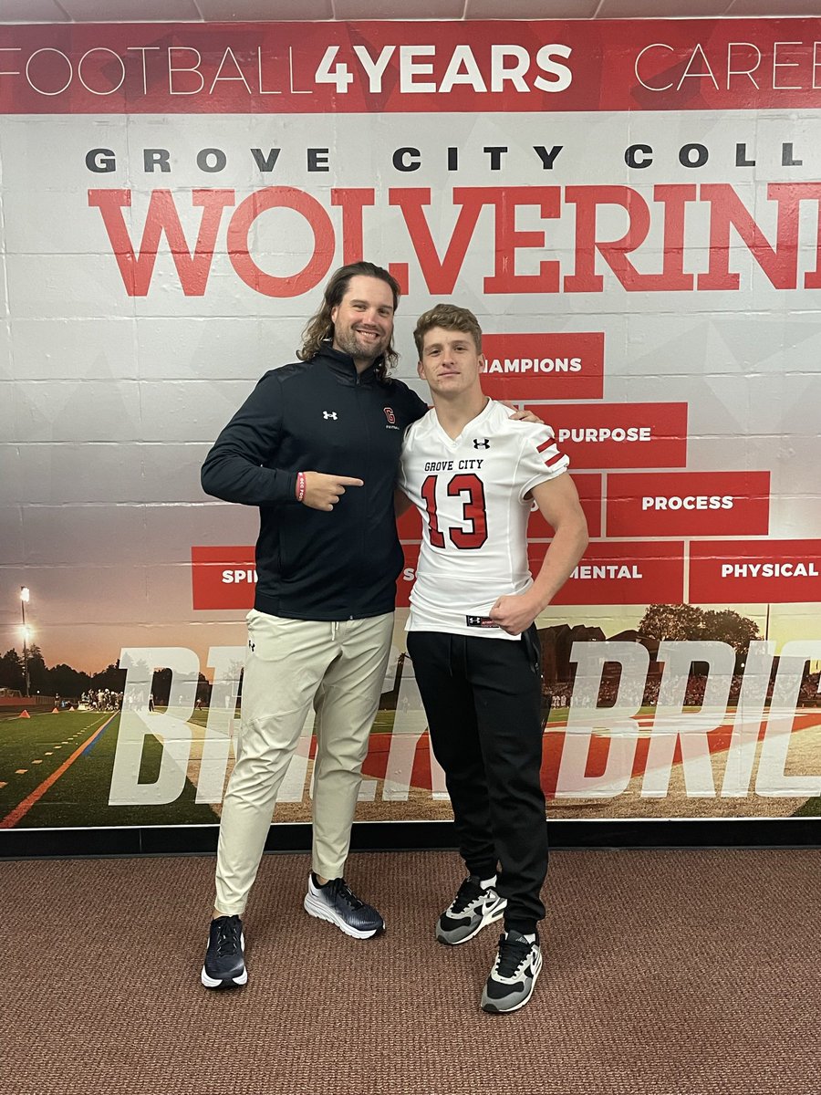Wink2005's tweet photo. Pumped to finally be committed to @GCC_FB!!! Ready to build with the wolverine family. So thankful for connecting with @CoachBaney for an amazing recruiting process! Blessed with the next 4 years ahead 🤟#440forever #BrickByBrick  @JP2SPORTS @GCC_FB @NCSA_Football @coach_wwright https://t.co/65Ppj6jqM3