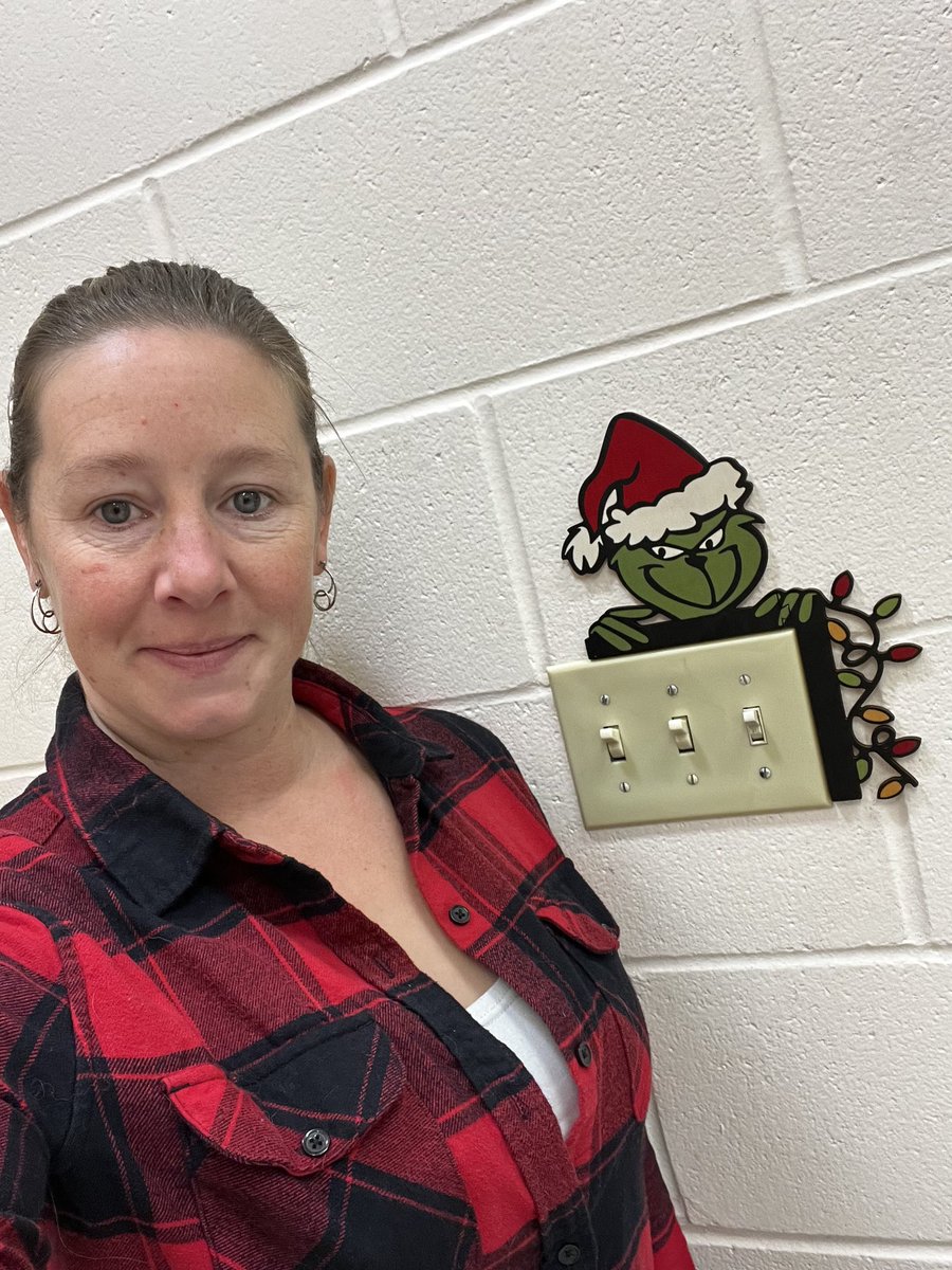 MMG_CSSD's tweet photo. It was plaid day on Friday! Students and staff got cozy during the cold snap in their plaid wear. #staywarm #plaidisrad @CCSD_edu https://t.co/r6mPairsjl