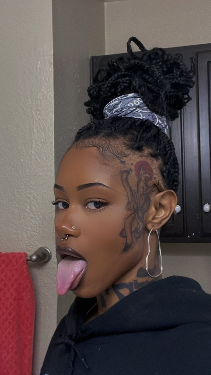 Ma'am You Have Been Uncovered been a savage 🔥 on Twitter: "RT @IasiaWebster4: Ma’am….you are