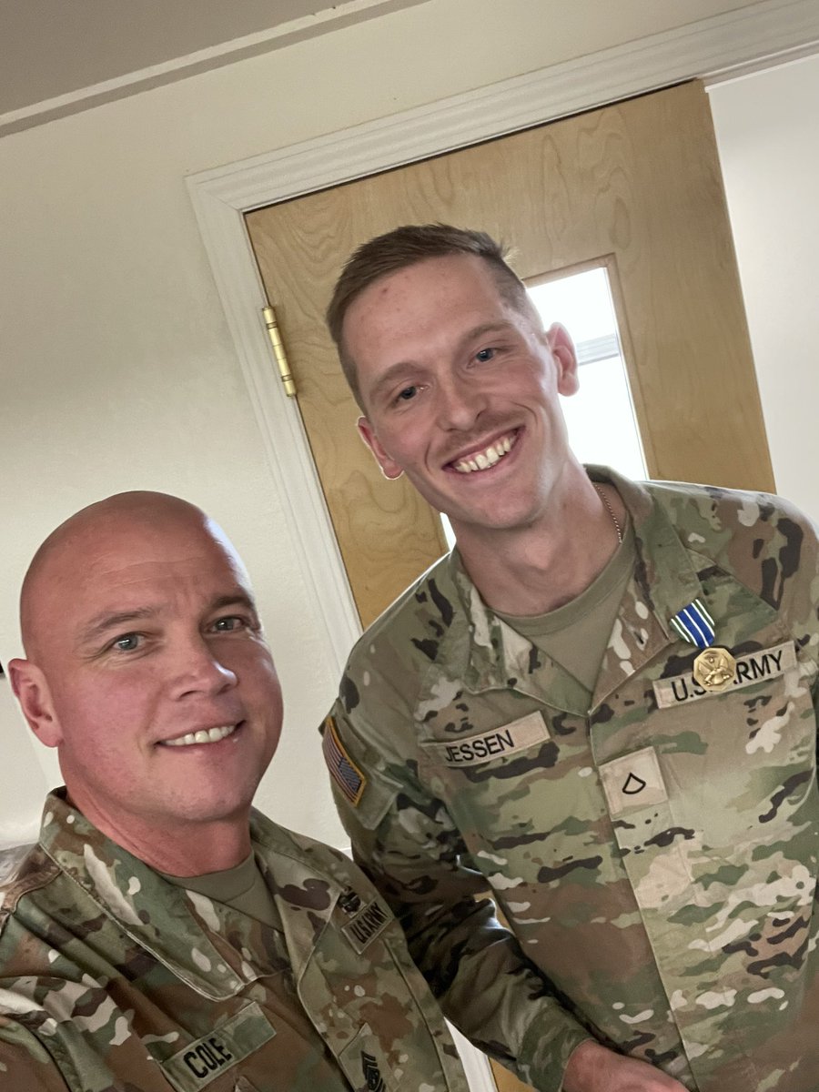CSM_Cole's tweet photo. #SoldierSpotlight
PFC Brendan Jessen. 15T Distinguished Honor Graduate.
Idaho’s 4th DHG in 46 days and the 1-183rd AVN BN’s second in that group.
#StackingTheDeck https://t.co/tjh2qpJczB