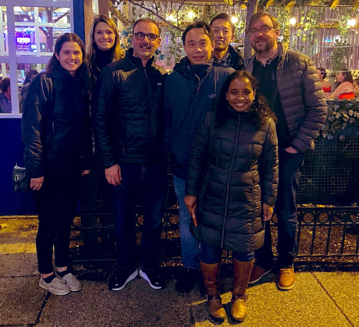 Kuo-Chiang Hsia (@kuohsia) on Twitter photo Some past and present members of the Kapoor lab happily reunited at #ASCB2022, including Tarun Kapoor, Radhika Subramanian, Scott Forth, Yuta Shimamoto and <a href="/kuohsia/">Kuo-Chiang Hsia</a>.-Food, science, and friendship. Some past and present members of the Kapoor lab happily reunited at #ASCB2022, including Tarun Kapoor, Radhika Subramanian, Scott Forth, Yuta Shimamoto and <a href="/kuohsia/">Kuo-Chiang Hsia</a>.-Food, science, and friendship.
