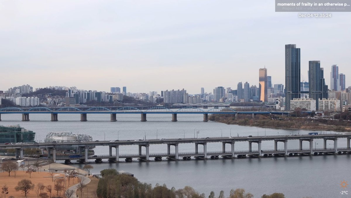 Today's Han River Live. Can't wait to see it when it starts snowing. 🥰

Hwi. I watched it almost every day after you mentioned it.

#PNATION #Hwi #TNX #티엔엑스 #피네이션