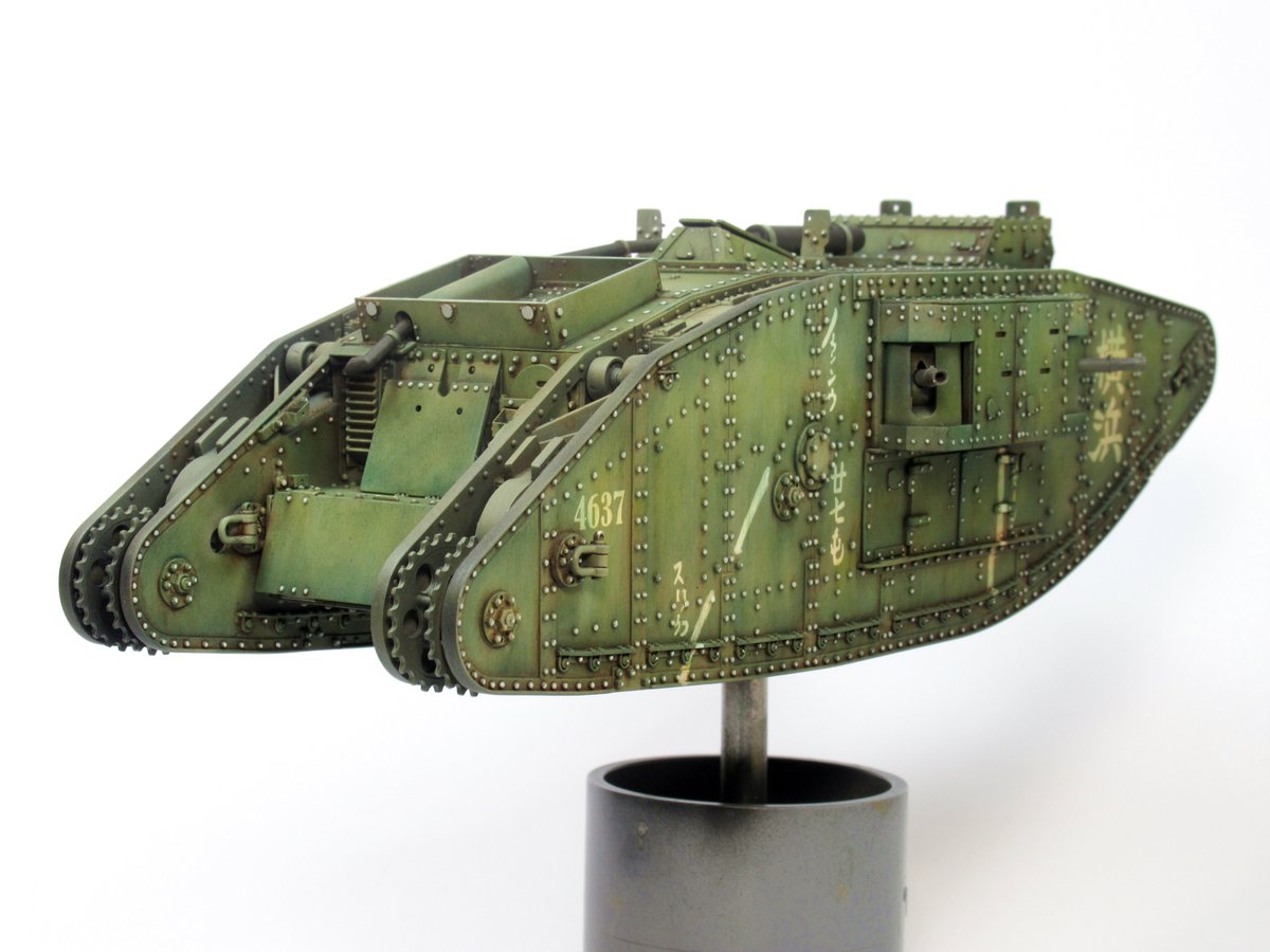 白背景と黒背景の編集後と編集前。
出来る限り、実物以上の編集はしないようにしてますが、マトモに見れないので許して下さい笑

やっぱり黒は白が強くなるし、白は黒が強くなるね。
グレーが一番無難かもしんないな～🤔