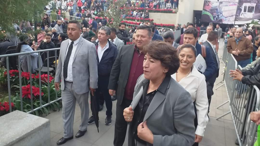 ArmandoNLop's tweet photo. Es un honor gobernar junto con todas y todos ustedes. ¡Nicolás Romero es su gente! Gracias por acompañarme hoy en la Explanada Municipal.
#Armandola4T #PrimerInformeDeContinuidad https://t.co/tqH1XSgacn