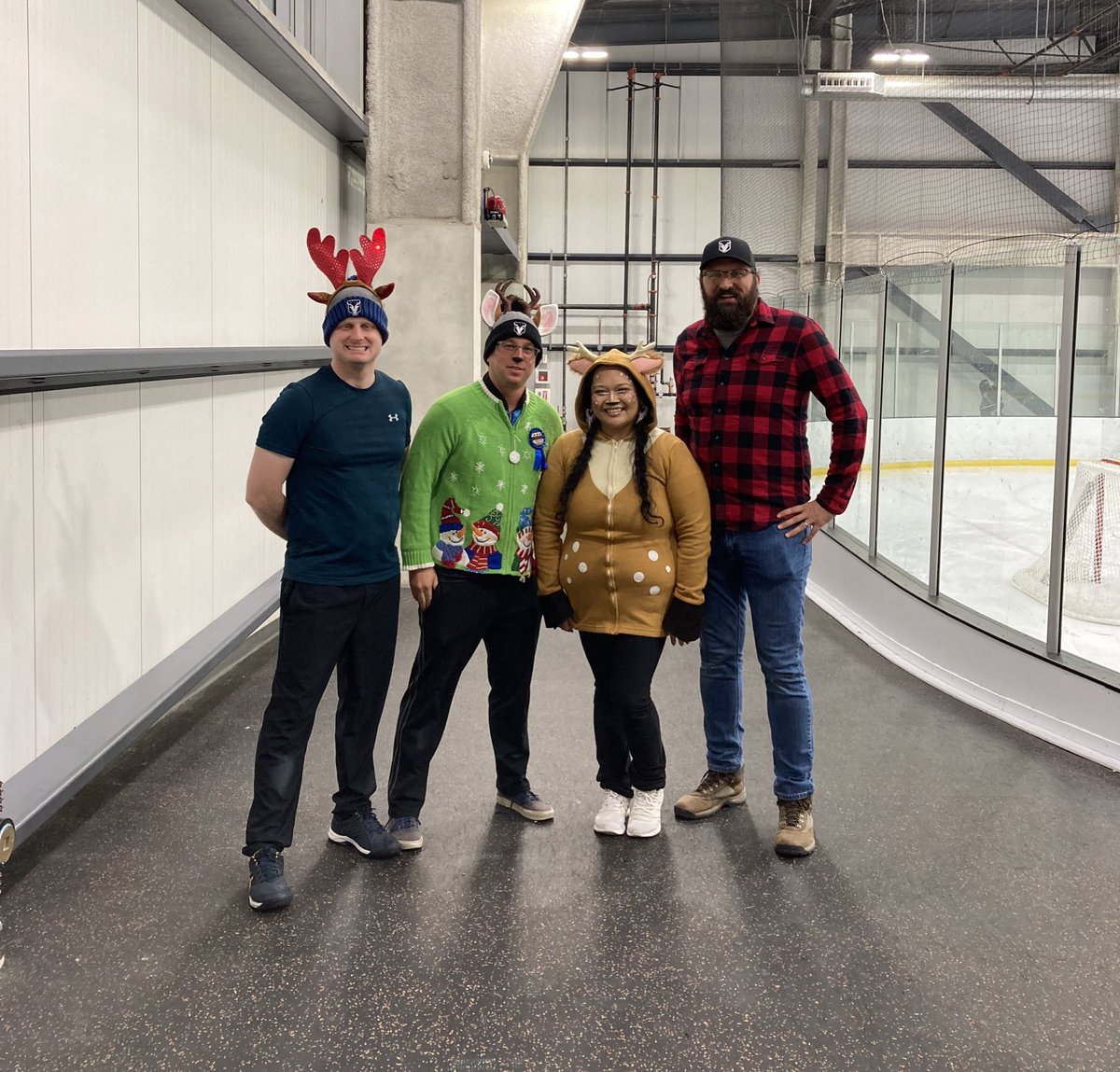 curlsd's tweet image. Good luck &amp;amp; good #curling to Andrew, Ian, Micha &amp;amp; Geoff at @occurling ‘s #ReindeerGames tonight #TeamDancer #sandiego #sports #wintersports #goatfrieswiththat