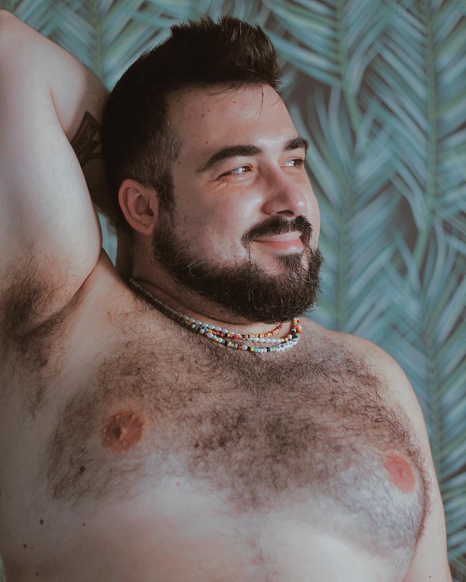 bearshionista's tweet photo. 🇮🇹 È difficile non credere a una cultura che ama sottolineare i difetti, ma questa pressione è anche il motivo per cui amarsi non basta.
🇬🇧 In a culture that loves to emphasise flaws, loving yourself is not enough.
🏷️ #menbodypositivity
➡️ https://t.co/0YGADrZNca https://t.co/8RznNoQyze