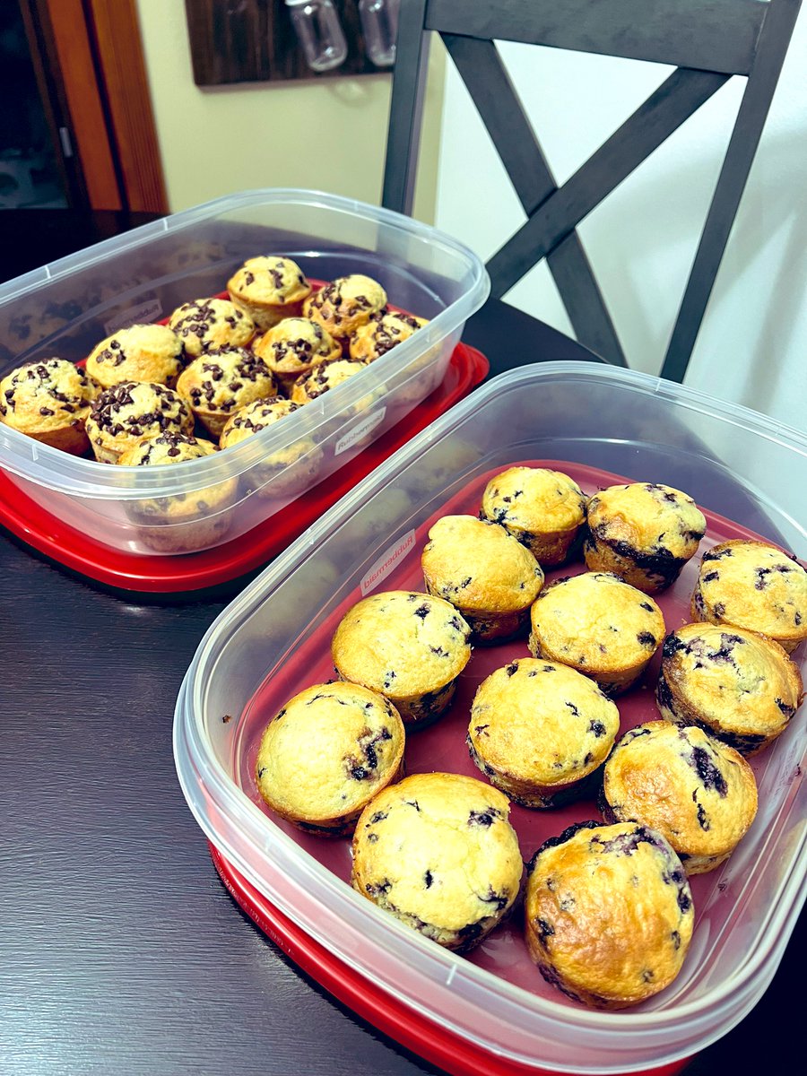 HSRee084's tweet photo. Banana chocolate chip and blueberry muffins are ready for Sunday school @BaptistNorth! #itsalmostSunday https://t.co/VOWOkNSKqH