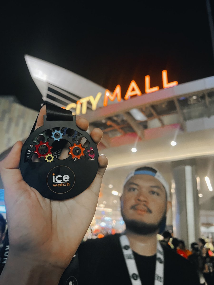 AliaRazmy's tweet photo. Ice Watch Light Up The Night Run 2022. Once again thanks to @KyserunKrew &amp; The Marathon Company for the slot! I really had so much fun running last night! 🥳🤩 
#kyserunkrew
#togetherweattaingreatmiles
#KLWolfPack https://t.co/yzCyg2jTmC