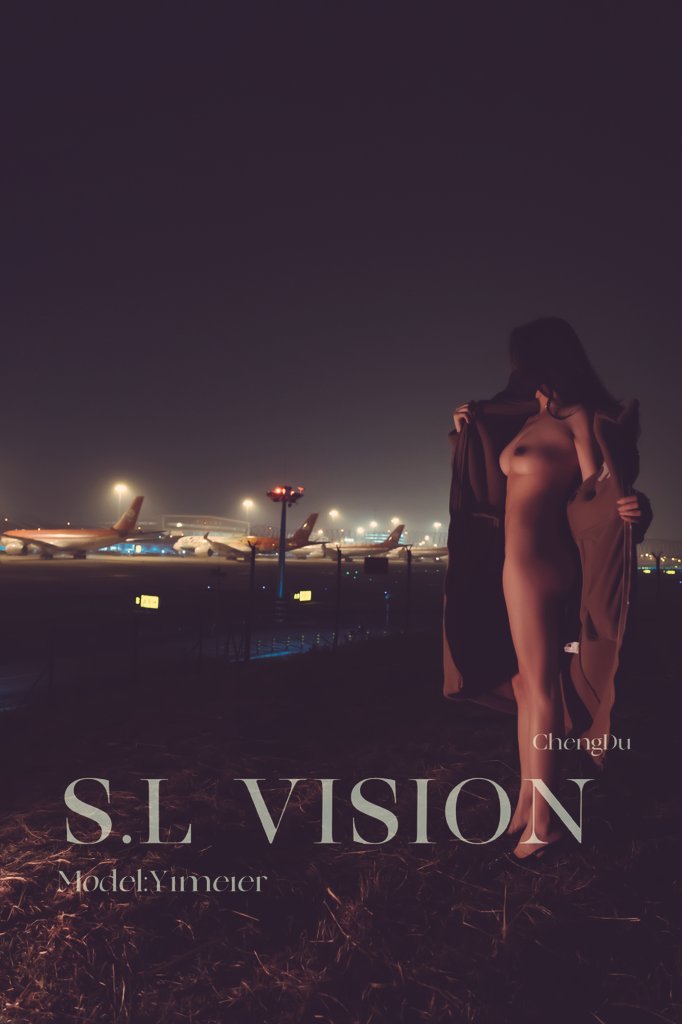 依妹儿露出记⑤
冬日的机场最适合放飞自我。
旁边还有两对陌生的小情侣时不时偷瞄过来，大大方方的看嘛，我们不介意你们加入😜
@JiRenFQ @yimeier028 <a href="/91porn/">91PORN官方</a> 
#露出 #户外露出 #夫妻 #交换 #3p4p #摄影 #人妻 #人像摄影 #丝袜 #网袜 #真空 #反差