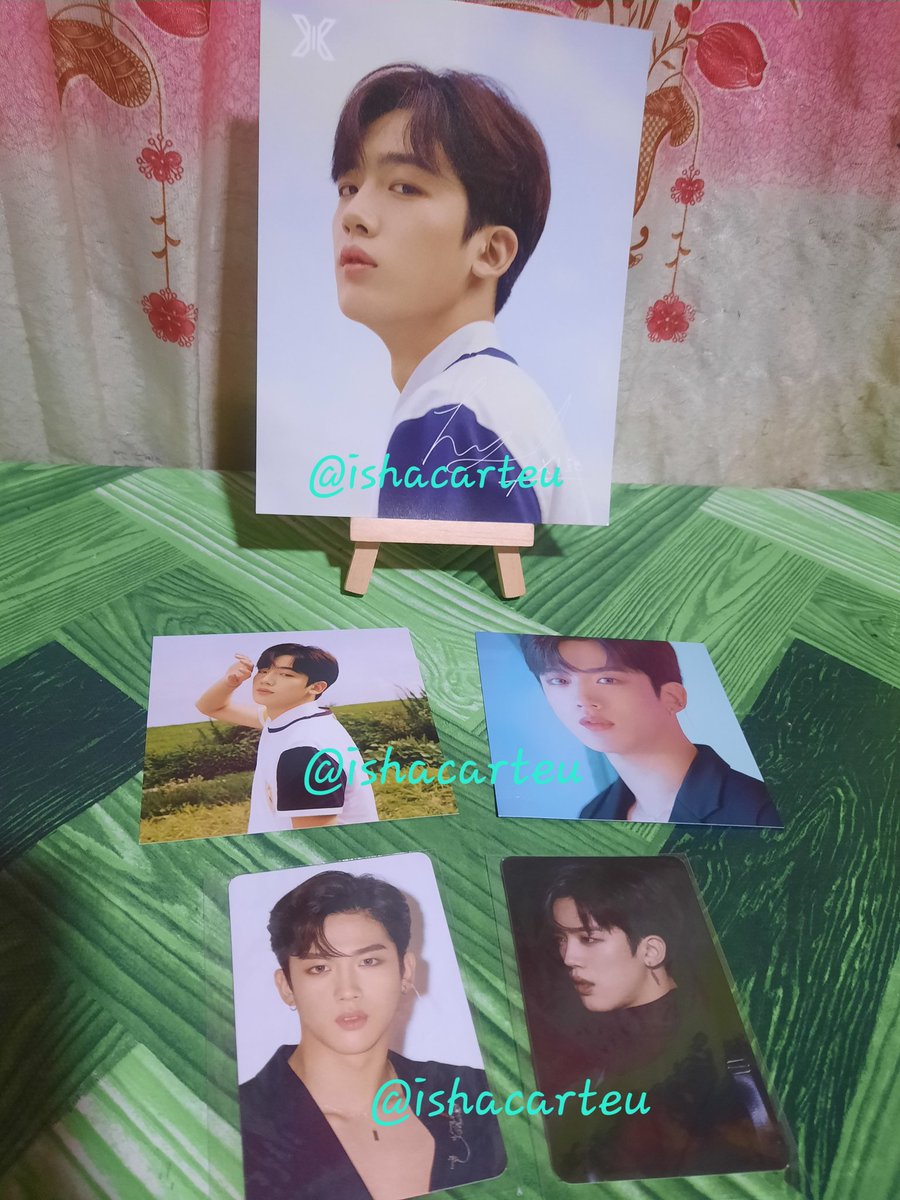 ishacarteu's tweet photo. WTS LFB PH
Kim Yohan X1 Wei
Showcon postcard + binder pc + pouch pc + khino pcs
350 php
Sold as set only.
Rfs: My one-it heart wants to share these items. Hope you can adopt.
Please help RT @WEi_MarketPH. Thanks
#ishasells #fromisha #bentaWei https://t.co/B1CSgUUcLD
