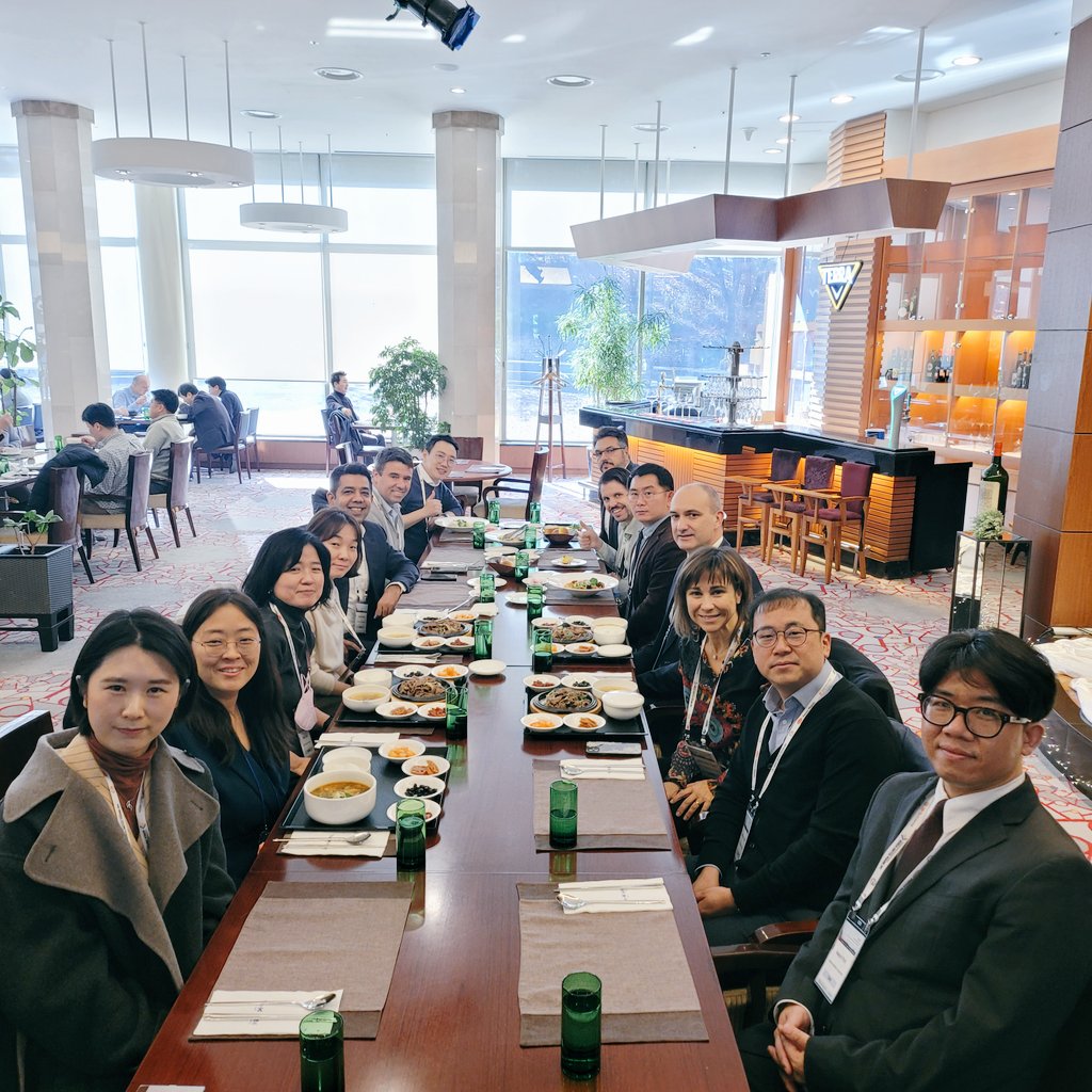 GayongShim's tweet photo. Great honor to have you here #KSPST2022 @KoreaCRS @MariaJVicent1 @brunocsarmento @Santos_Lab15 @pgdecuzzi @AviSchroeder @popatlab https://t.co/ZPob8BNwv9