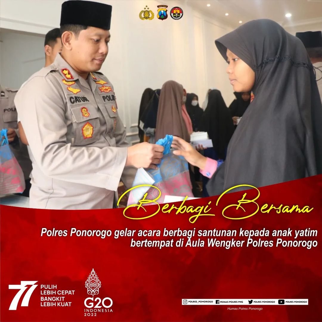 Polseksiman2's tweet photo. Polres Ponorogo gelar acara santunan kepada anak yatim bertempat di Aula Wengker Polres Ponorogo. https://t.co/QBq2rTdEUk