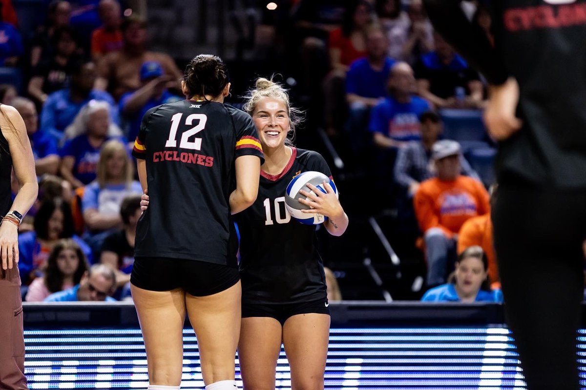 CycloneVB's tweet photo. A season to remember. 

🔗 https://t.co/nBrDX8l3pH // #RiseAbove https://t.co/7nmJTBpnVH