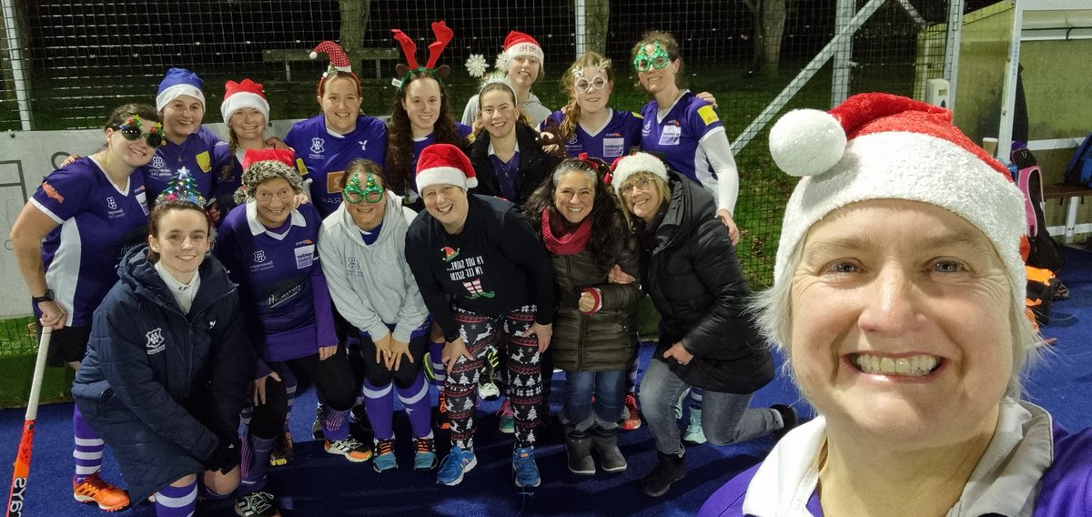 Regardless of the score. Super Sixes still smiling. Nothing can dampen this teams spirits. Happy Christmas to our hockey family. <a href="/SevenoaksHC/">SevenoaksHC</a> #injuredcaptainleadsus <a href="/WestKentSport/">West Kent Sports News</a>