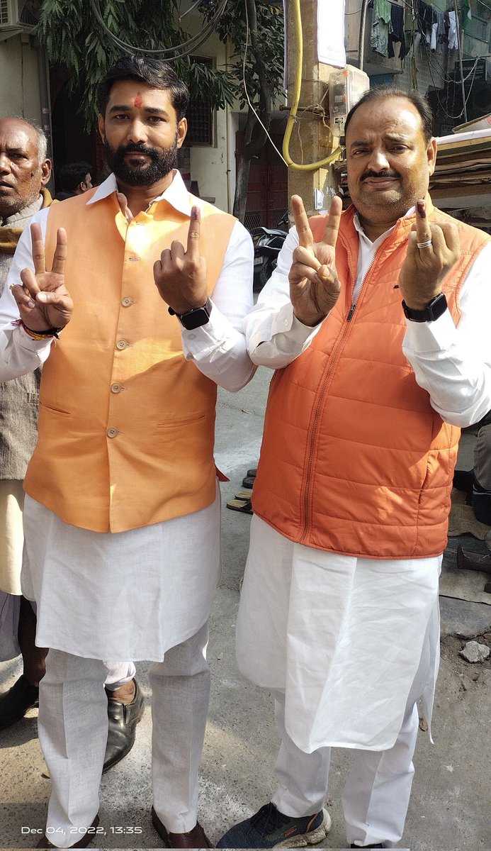 hansrajbjp's tweet photo. मेरा बूथ सबसे मजबूत
मैंने अपना वोट डाला,
आपने अपना वोट डाला क्या ?
#VoteforBJP #SupportForBJP #Vote4BJP
#MCDElections #MCDElections2022
#DelhiWithBJP #DelhiMCDPolls #DelhiMCD #DelhiWithBjp https://t.co/YhruyR3mTK