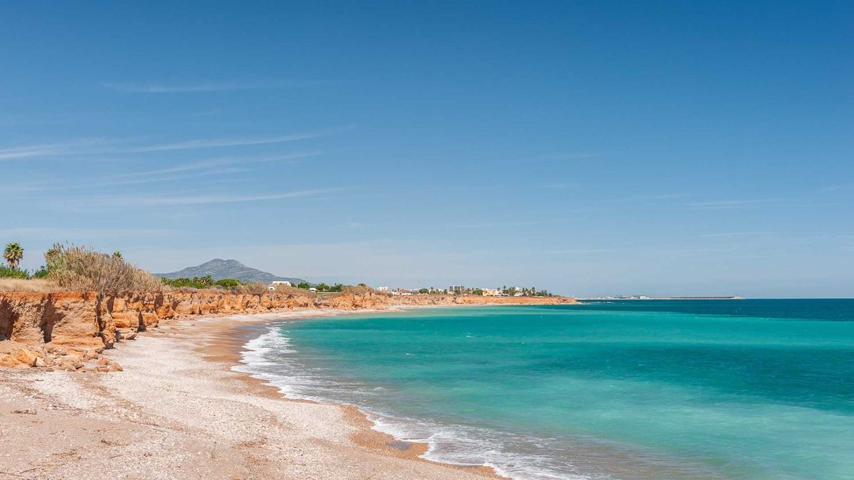 SpanjeNederland's tweet photo. Trakteer uzelf op 5️⃣ fantastische dagen met deze reisroute langs de #CostaDeAzahar in #Castellón: kastelen, baaien & stranden, gastronomie & nog veel meer wachten op u! 👉https://t.co/wKQyNvFRfM
#JeVerdientSpanje #VisitSpain #MediterraneanLive #MediterráneoEnVivo @c_valenciana https://t.co/FBYi3XTfD5