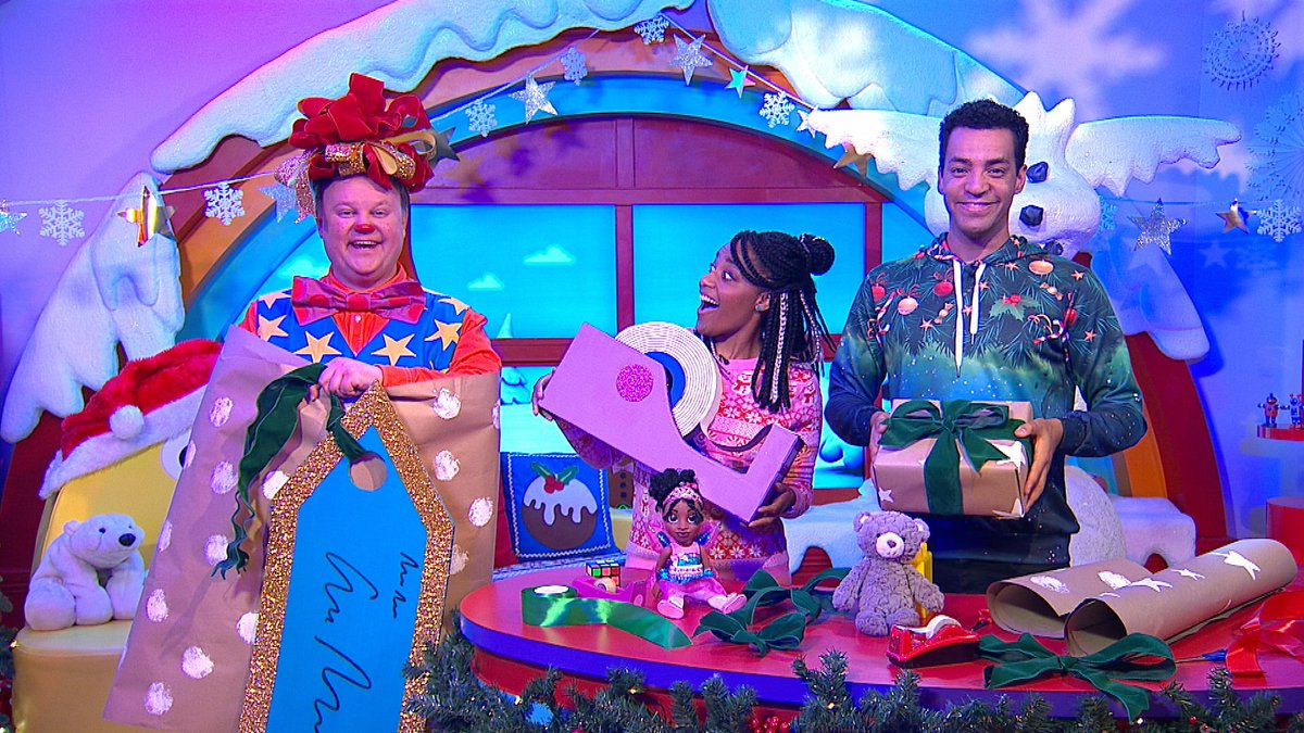 WarrickBP's tweet photo. Only one more day to go til CHRISTMAS IN THE CBEEBIES HOUSE!

MONDAY 5th DEC
5PM
CBEEBIES CHANNEL

then on BBC IPLAYER!

#ChristmasInTheCBeebiesHouse #Writer #ShowWriter #ShowCreator 
#DodgeTheDog #CBeebiesHouse #CBeebies #puppeteer #muppeteer @cbeebieshq @cbbc
#AndyDay #MrTumble https://t.co/DWfHLVgEwU